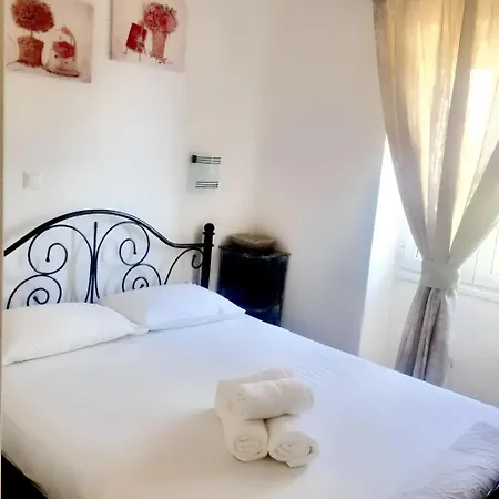 3 Bedrooms With Sea View Enclosed Garden And Wifi At 5 Km Away From The Beach * Tzamarelata