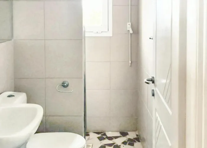 Spacious Apartment With Sea View In Tzamarelata - 90 M² Tzamarelata