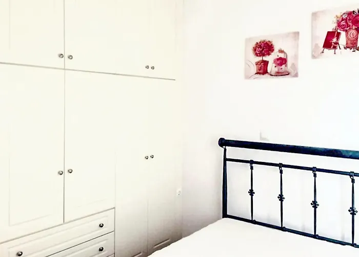 Spacious Apartment With Sea View In Tzamarelata - 90 M² Apartment