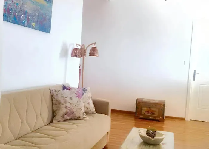 Apartment Spacious Apartment With Sea View In Tzamarelata - 90 M²