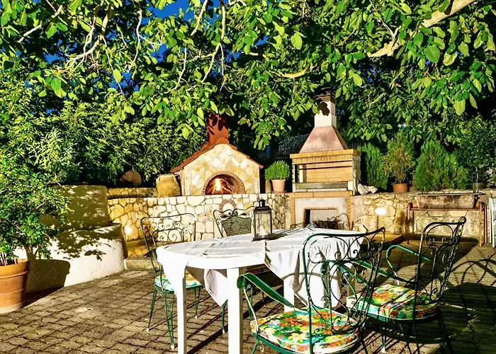 Spacious Apartment With Sea View In Tzamarelata - 90 M² *